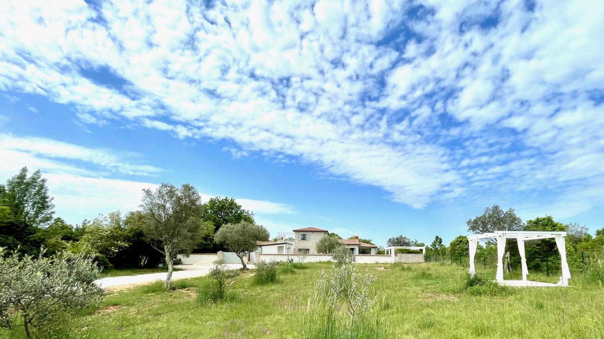 Luxury Villa In Istria - 9,000 Sqm Private Estate With Pool & Sauna, 15 Min To Sea, Near Fazana, 3 Bedrooms Jursici Exterior photo