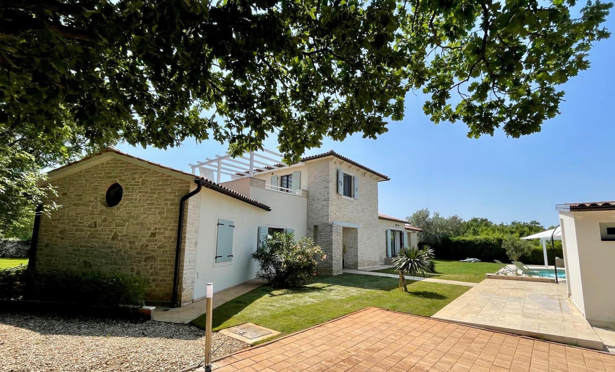 Luxury Villa In Istria - 9,000 Sqm Private Estate With Pool & Sauna, 15 Min To Sea, Near Fazana, 3 Bedrooms Jursici Exterior photo
