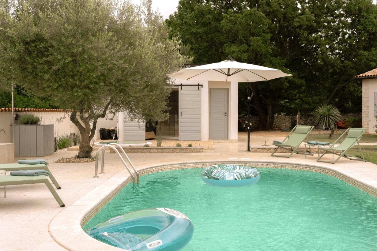 Luxury Villa In Istria - 9,000 Sqm Private Estate With Pool & Sauna, 15 Min To Sea, Near Fazana, 3 Bedrooms Jursici Exterior photo